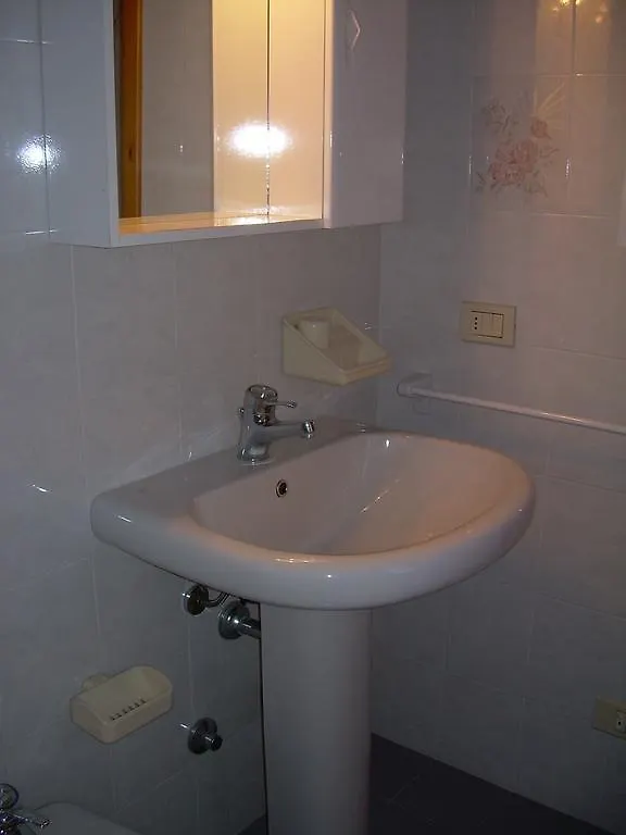 Appartamento Laura Brenzone sul Garda 0*,